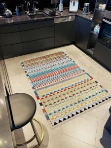Barcelona Koleksiyonu Çok Renkli Şekiller Detaylı Desenli Modern Dekoratif Halı barcelona72 100×150